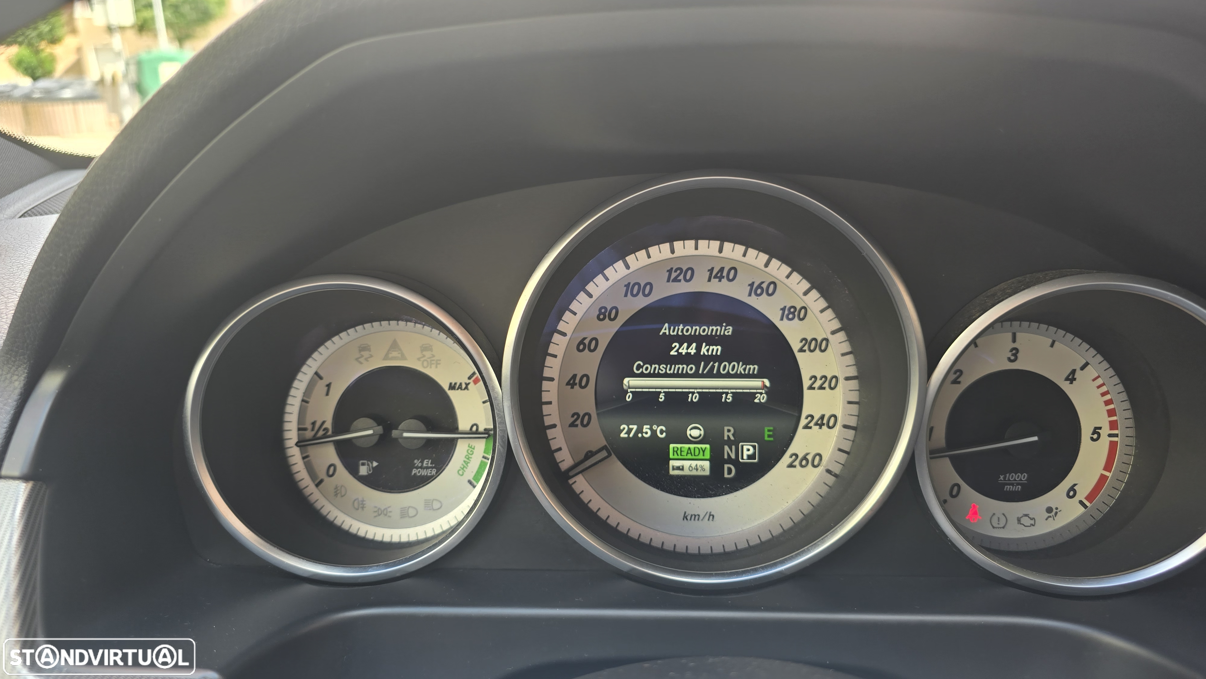 Mercedes-Benz E 300 Bluetec Hybrid Avantgarde - 29