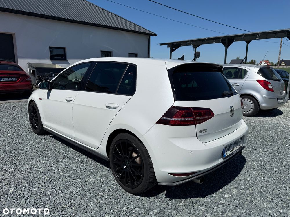 Volkswagen Golf GTI BlueMotion Technology - 4