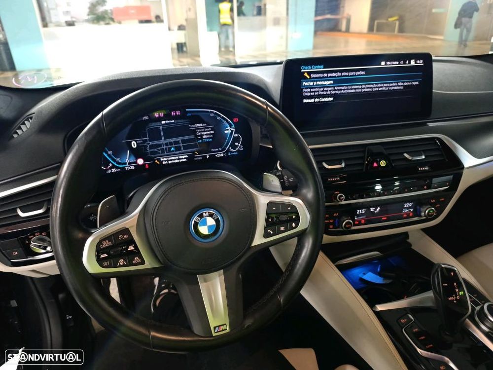 BMW 530 e Pack Desportivo M - 8