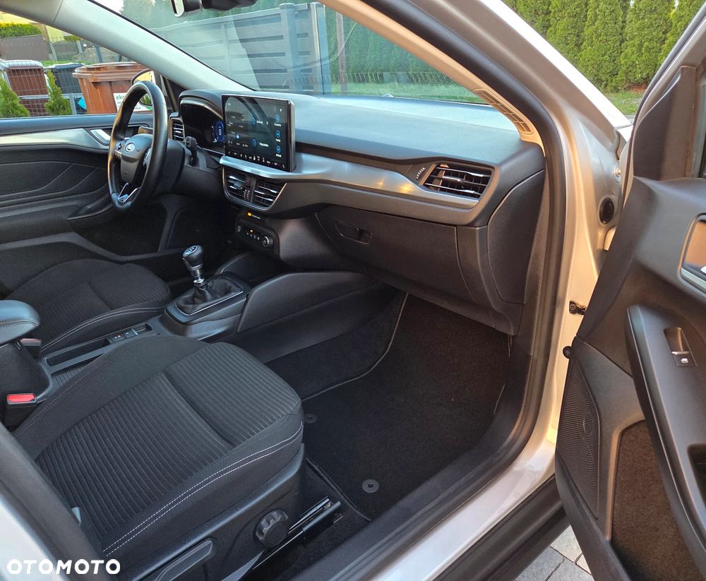 Ford Focus 1.0 EcoBoost Titanium X - 24