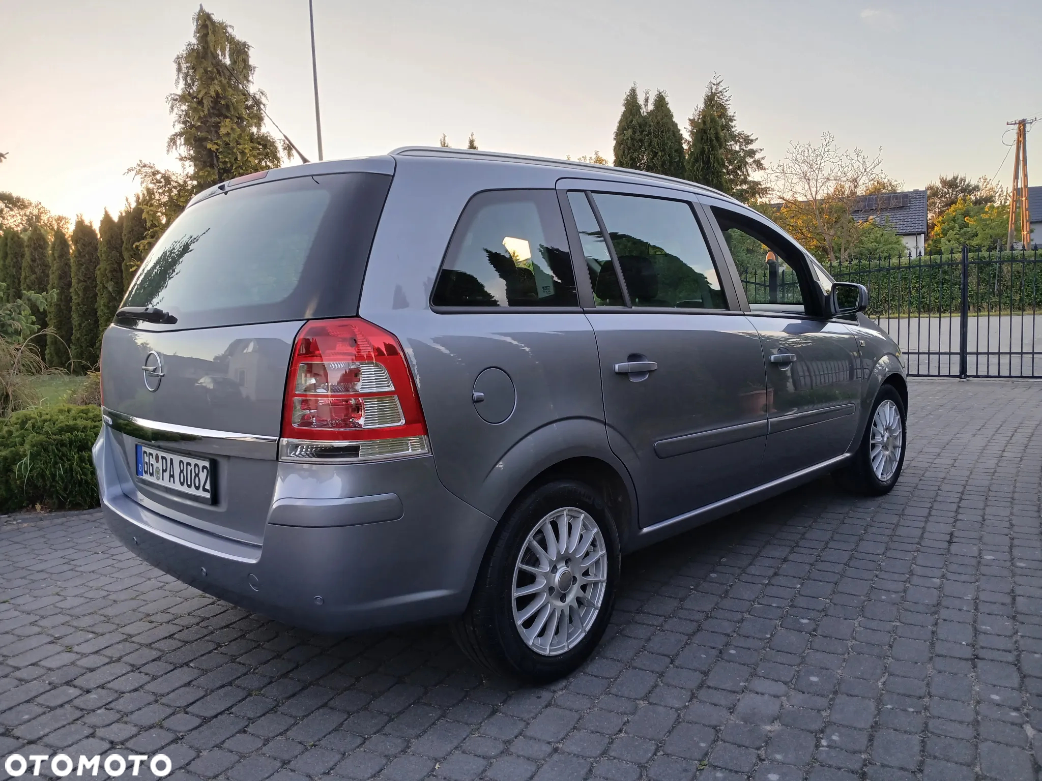 Opel Zafira 1.8 Sport - 13