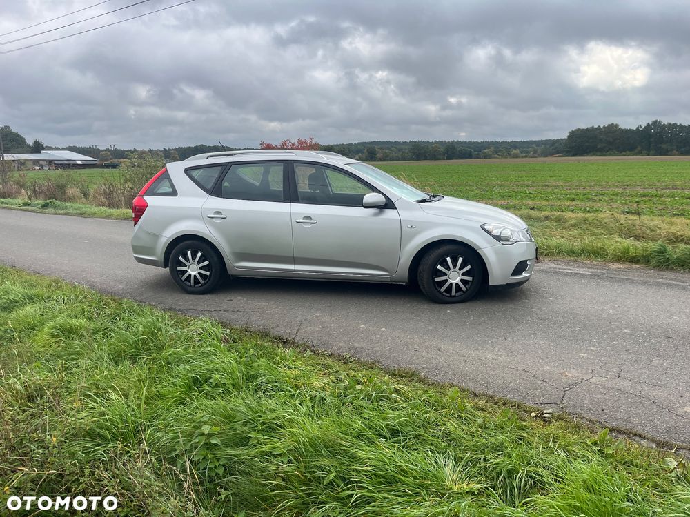 Kia Ceed - 22
