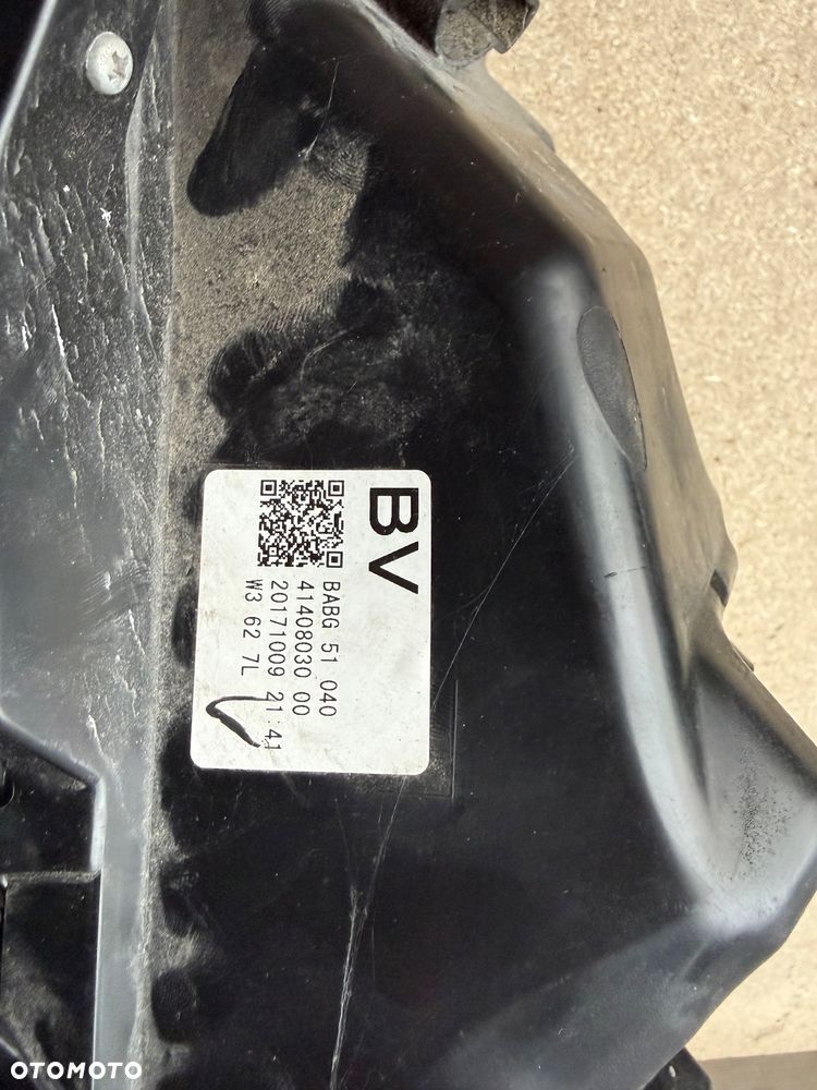 Lampa OEM Mazda 3 wersja USA/Kanada 2017/2018 - 4