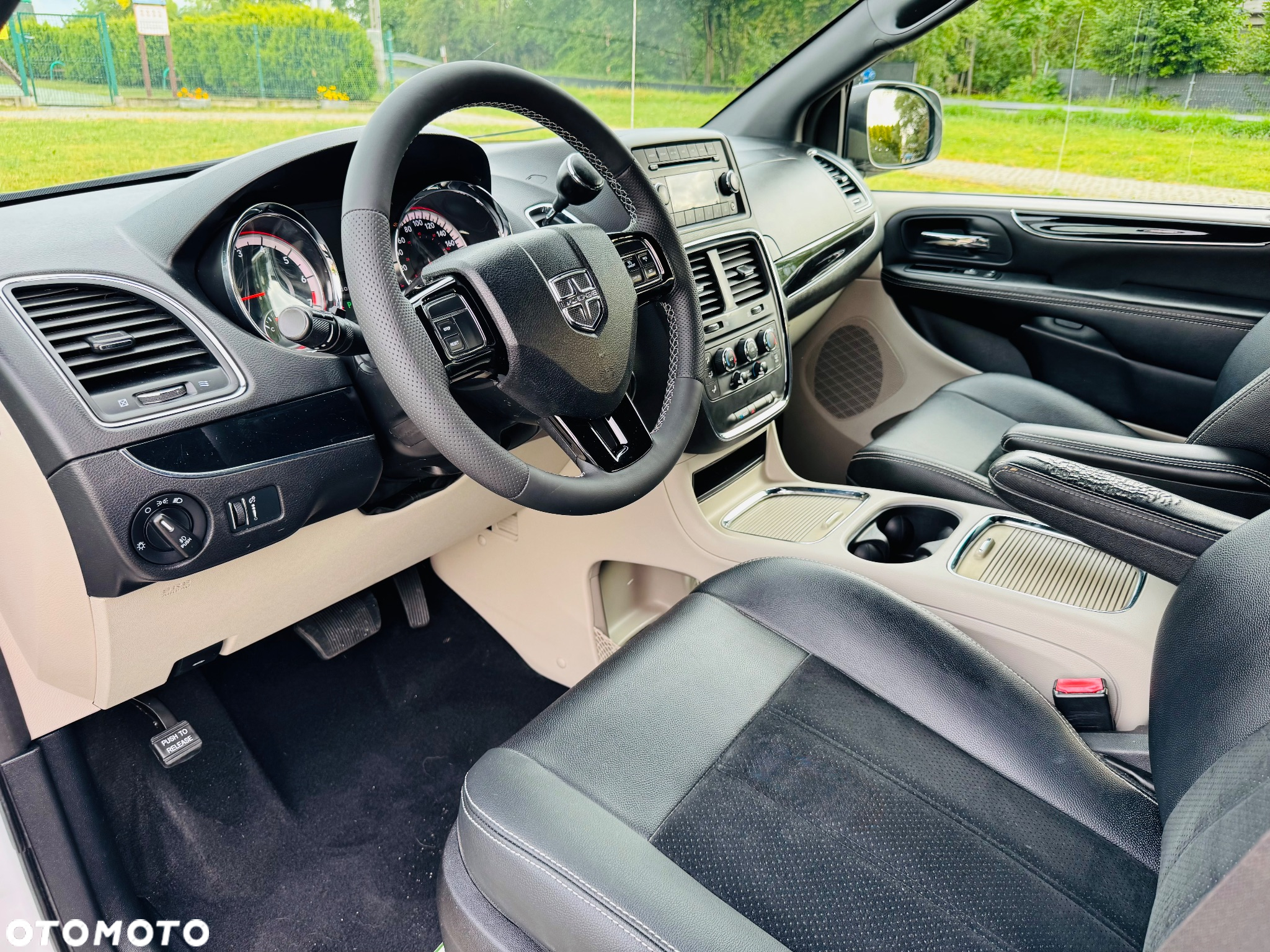 Dodge Grand Caravan 3.6 R/T - 22