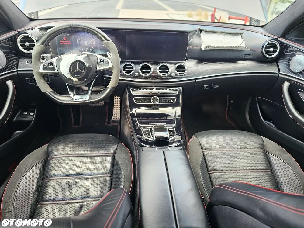 Mercedes-Benz Klasa E 43 AMG 4Matic 9G-TRONIC - 35