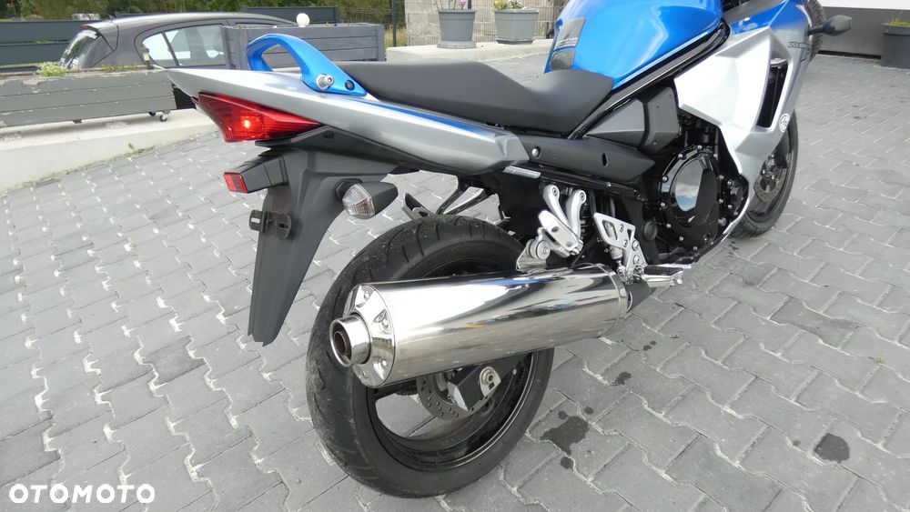 Suzuki GSX - 11