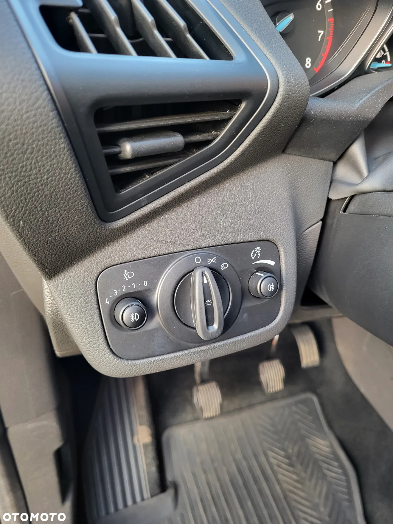 Ford Kuga 1.5 EcoBoost FWD Trend ASS MMT6 - 17