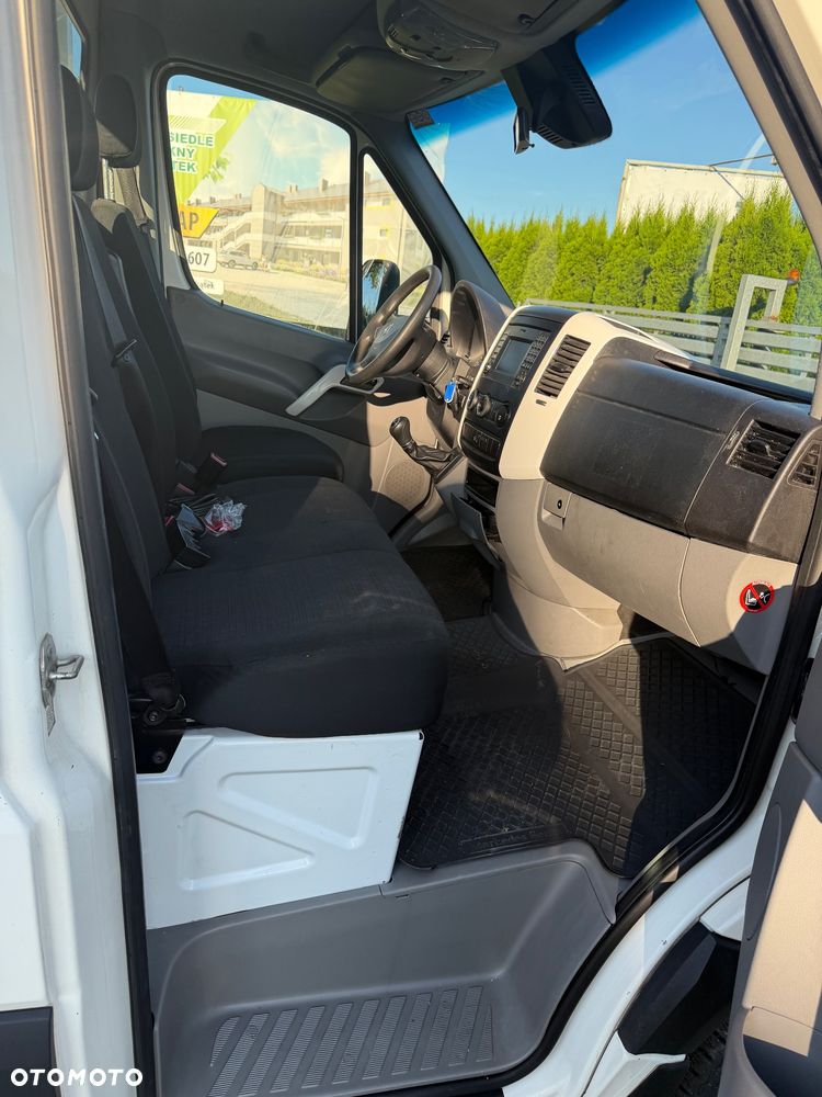 Mercedes-Benz Sprinter - 15