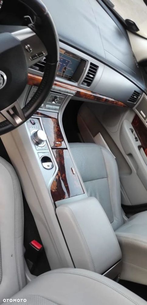 Jaguar XF 2.7 V6 Premium Luxury - 11