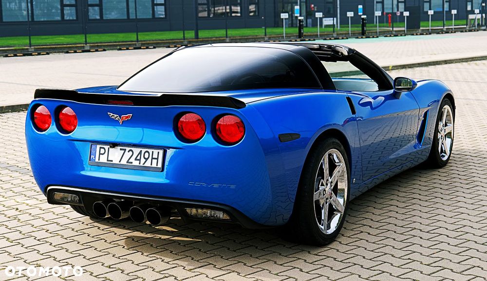 Chevrolet Corvette - 18