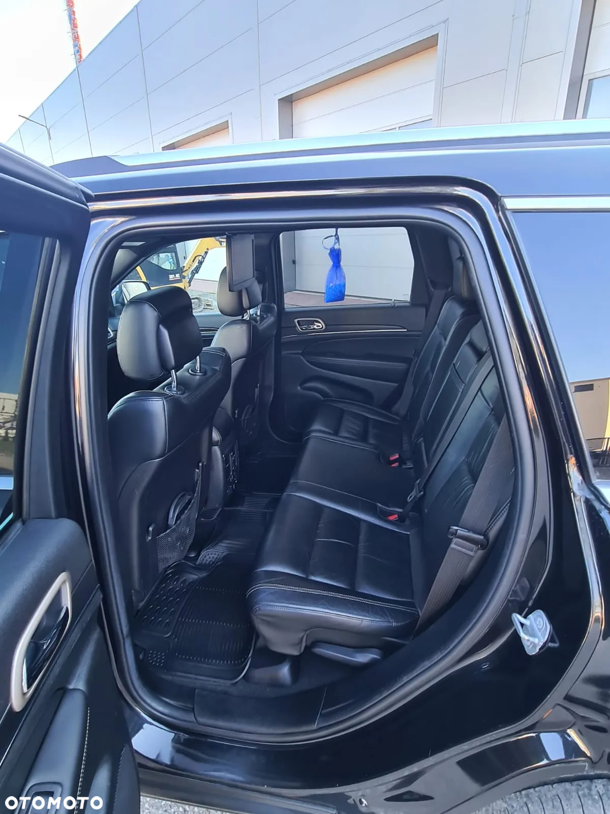 Jeep Grand Cherokee - 11