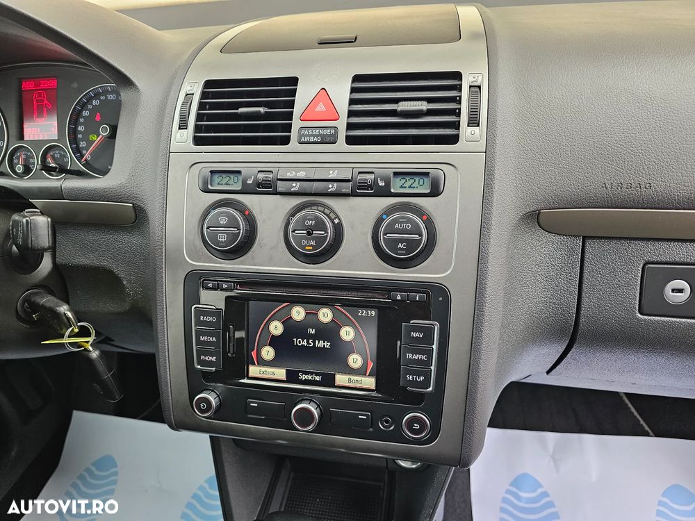 Volkswagen Touran 1.4 TSI DSG Freestyle - 10