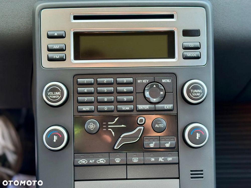 Volvo V70 2.0 Momentum - 25