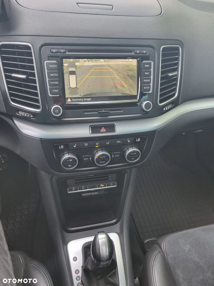 Volkswagen Sharan 2.0 TDI DSG BlueMotion Technology Highline - 12