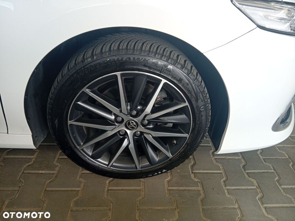 Toyota Camry - 10