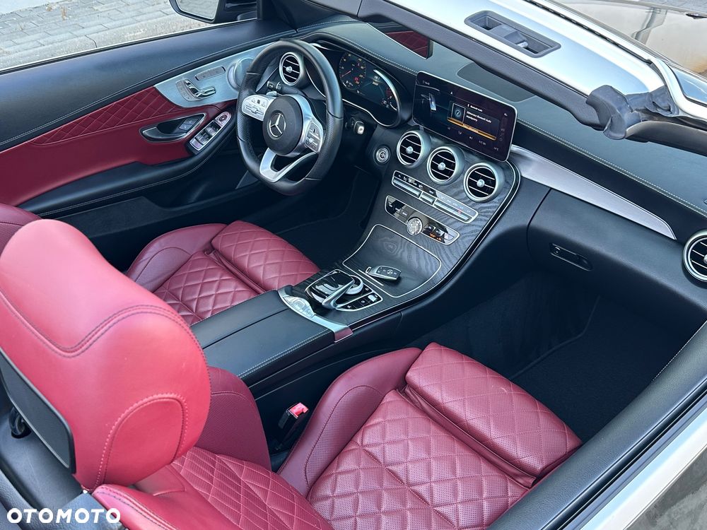 Mercedes-Benz Klasa C 300 9G-TRONIC - 24