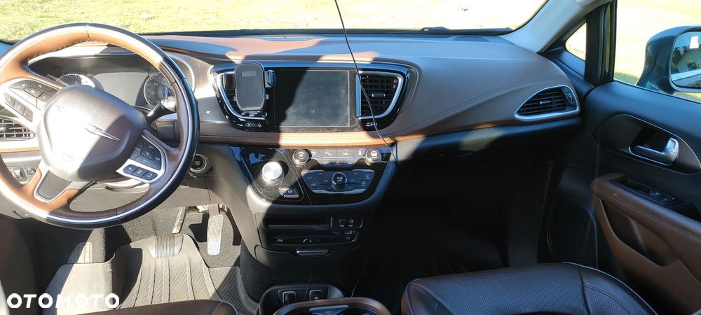 Chrysler Pacifica - 12