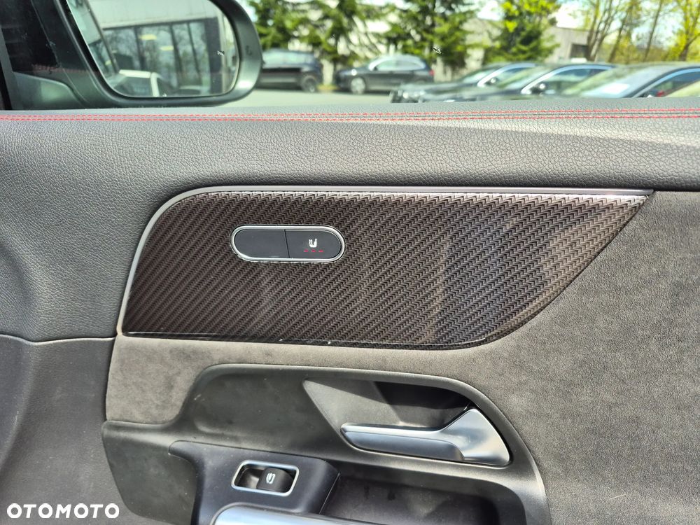 Mercedes-Benz GLA 200 AMG Line - 32
