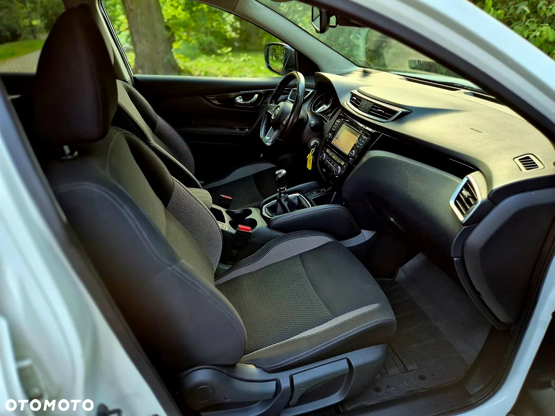 Nissan Qashqai 1.6 DIG-T N-Connecta - 19