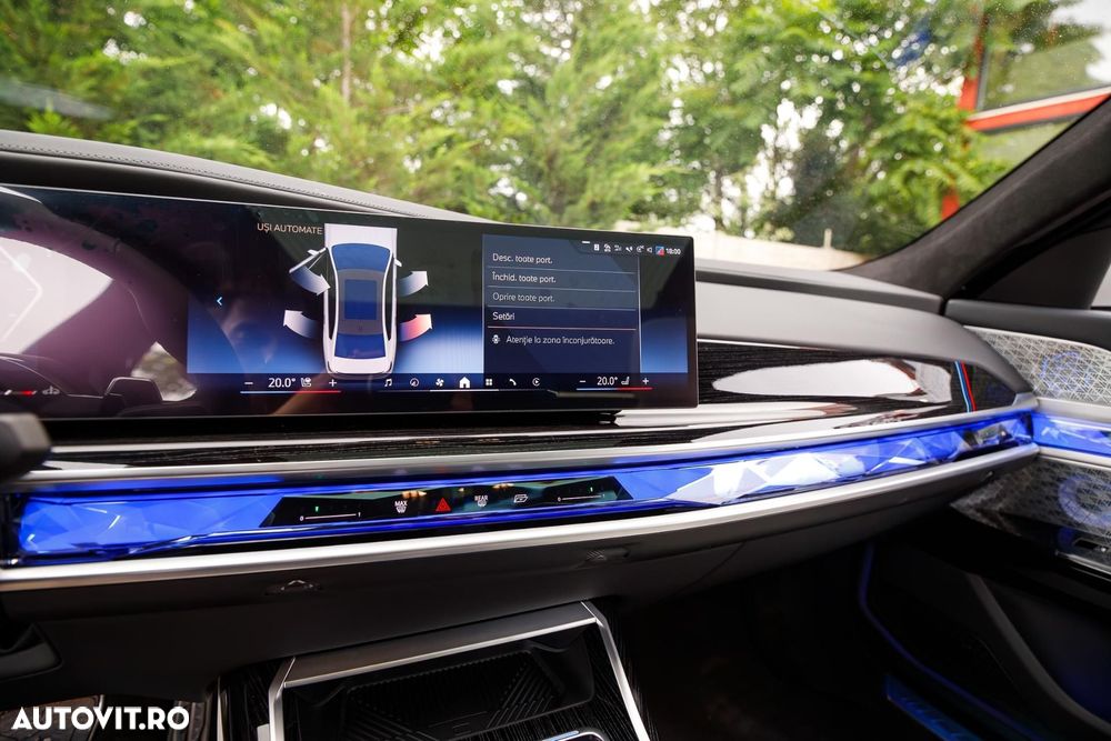 BMW Seria 7 740d xDrive MHEV - 26