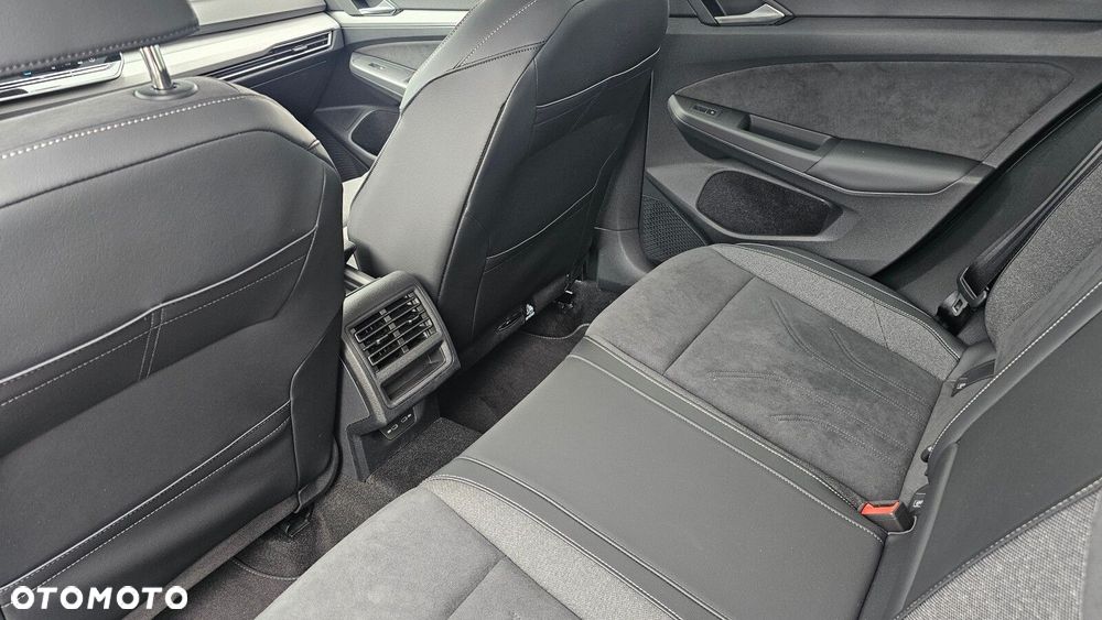Volkswagen Golf - 24
