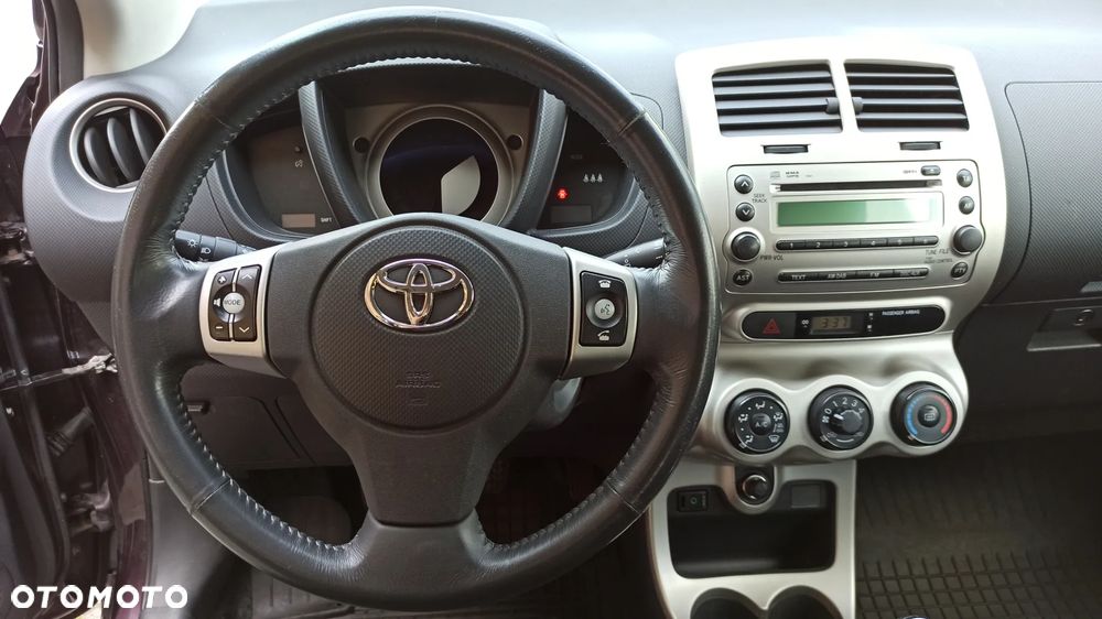 Toyota Urban Cruiser - 8