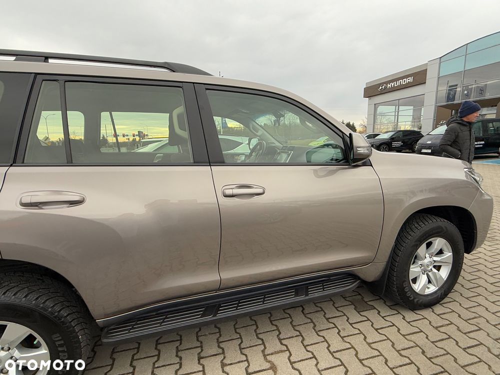 Toyota Land Cruiser LC 2.8 D-4D Prado - 2