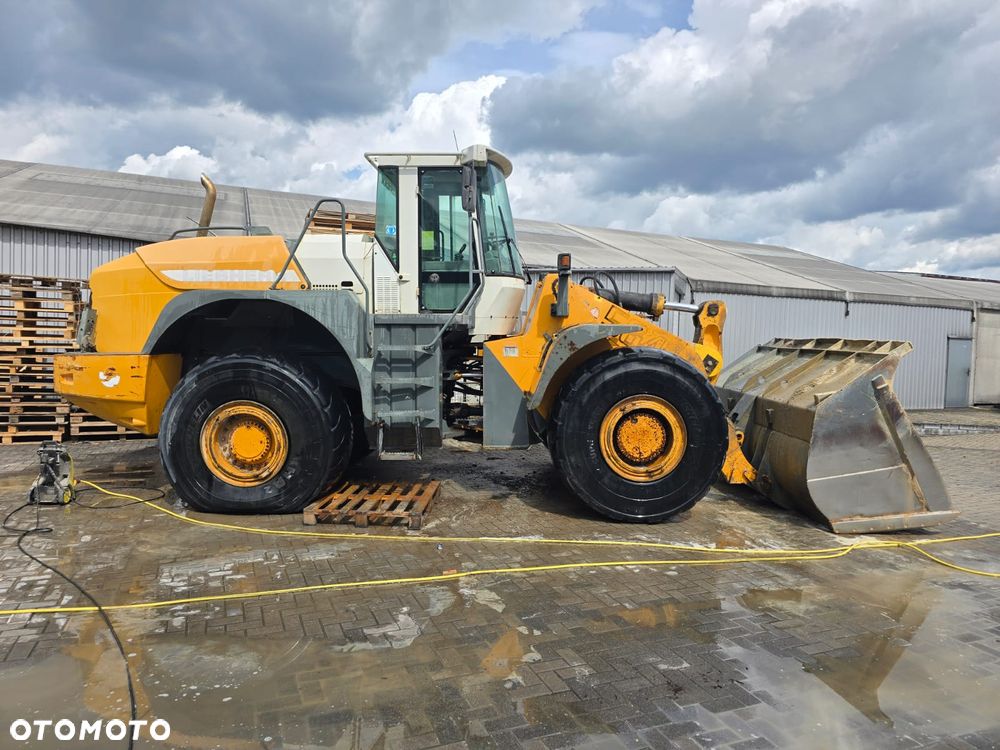 Liebherr L564 - 4