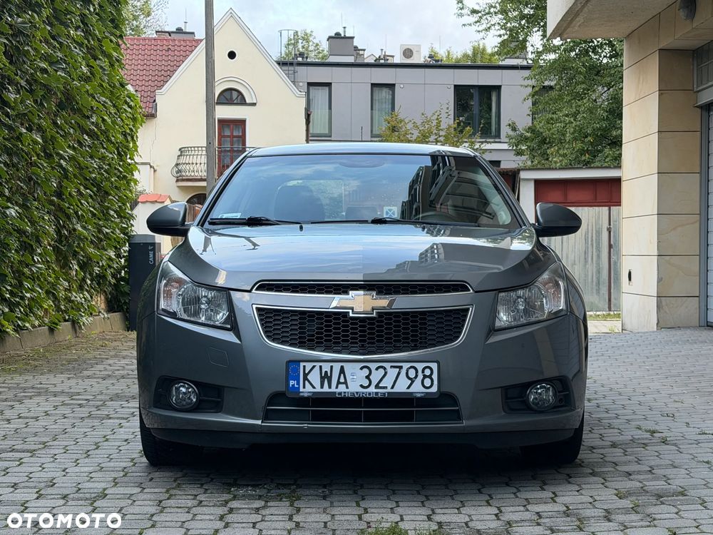 Chevrolet Cruze 1.6 LS - 2