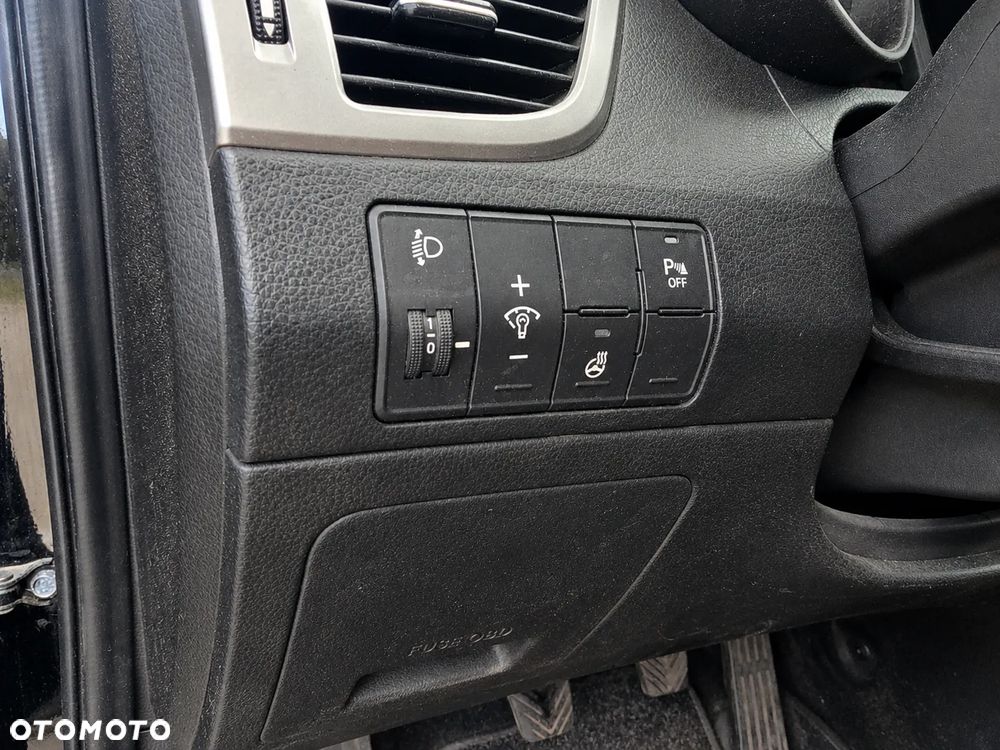 Hyundai i30 blue 1.6 CRDi Style - 8