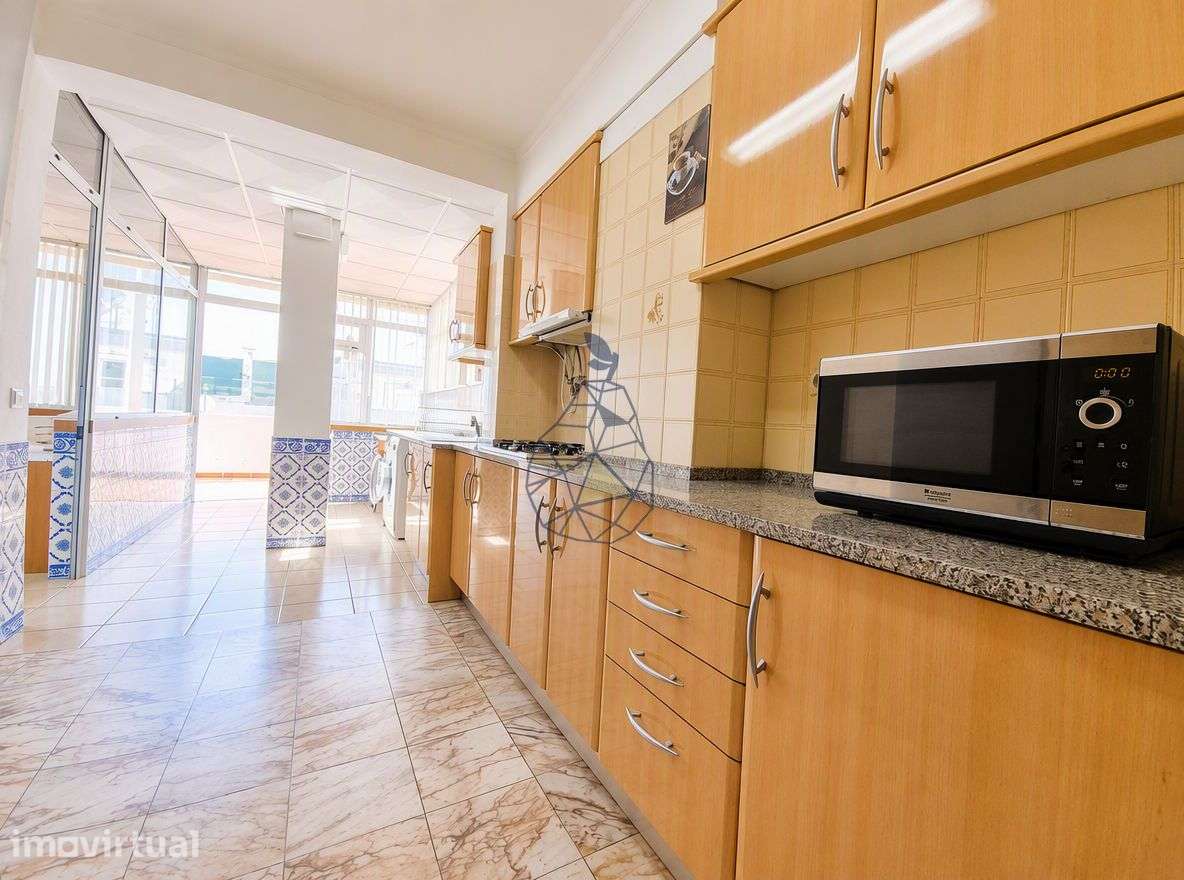 Arrendamento Anual  Penthouse T2 com terraço em Portimão - Grande imagem: 3/24