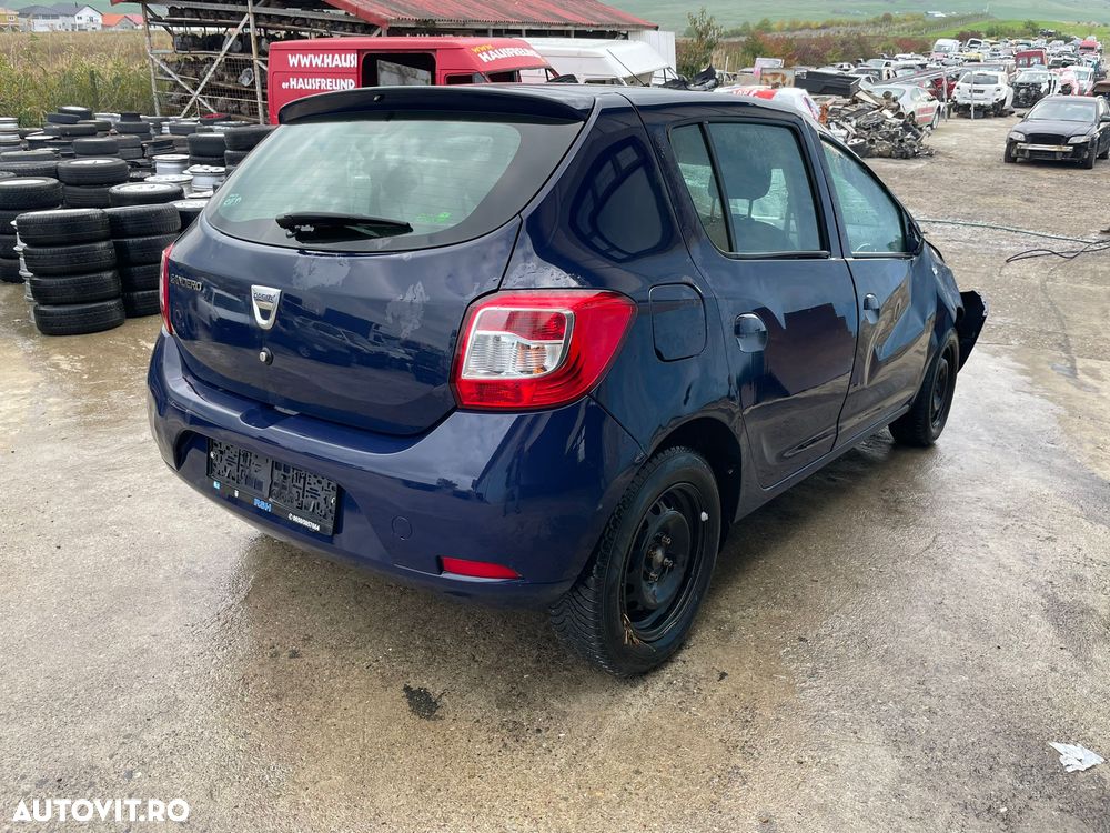 Dezmembrez piese Dacia Sandero 0,9 tce - 2