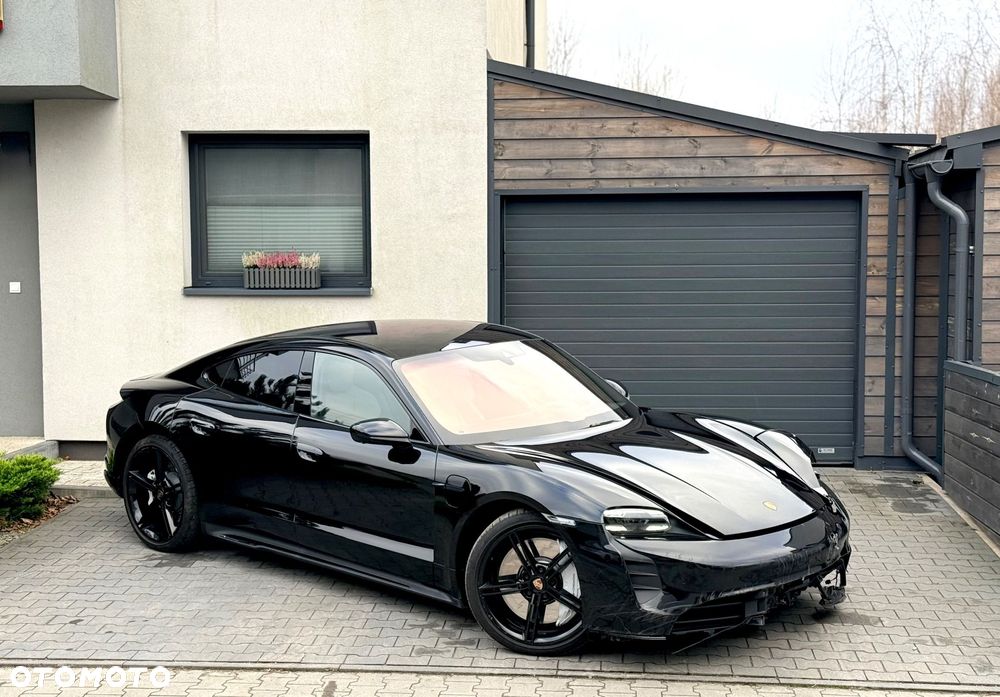 Porsche Taycan - 1