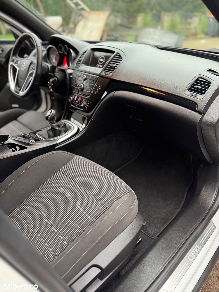 Opel Insignia 2.0 CDTI - 10