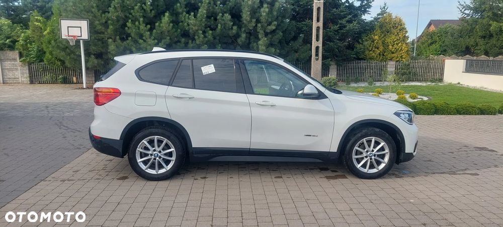BMW X1 xDrive18d Business Edition - 3