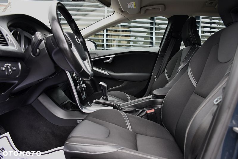 Volvo V40 T2 Drive-E Momentum - 10