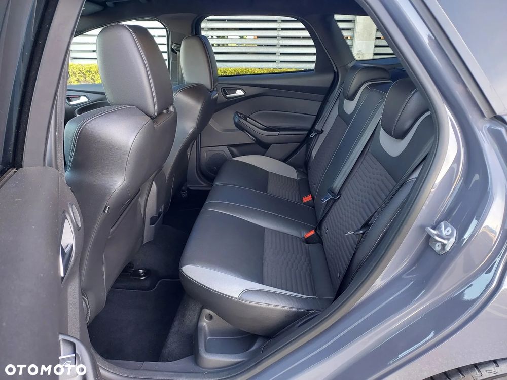 Ford Focus 2.0 TDCi ST - 22