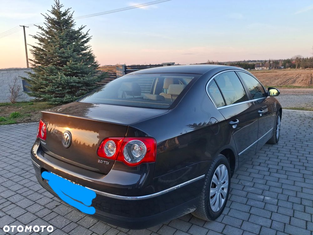 Volkswagen Passat 2.0 TDI Comfortline - 5