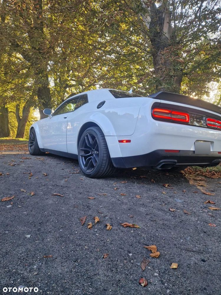 Dodge Challenger 6.2 Hellcat Widebody - 11