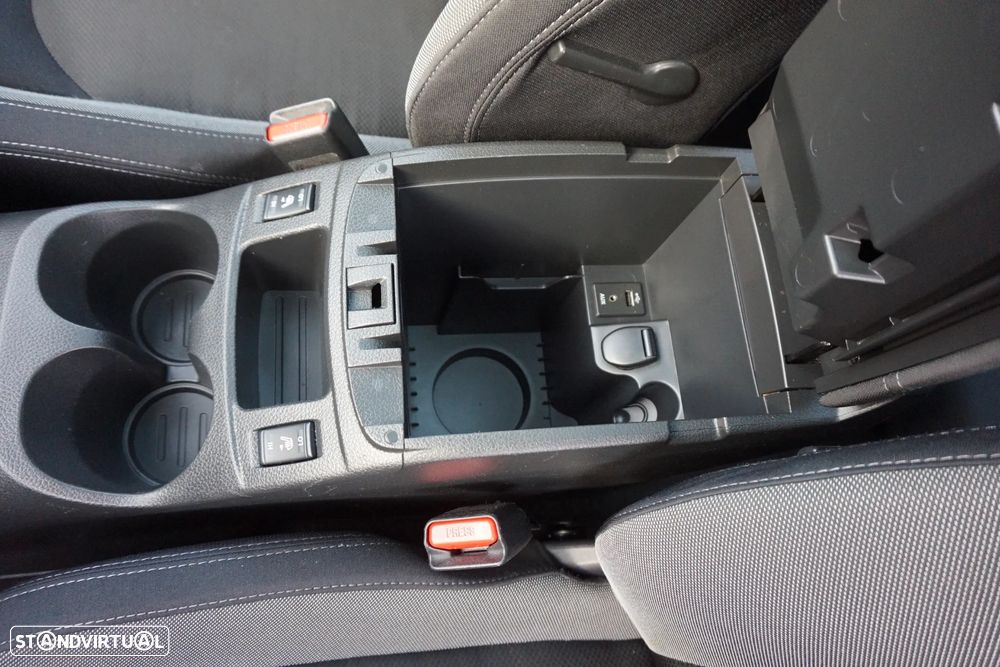 Nissan Qashqai 1.6 dCi Xtronic N-Connecta - 35