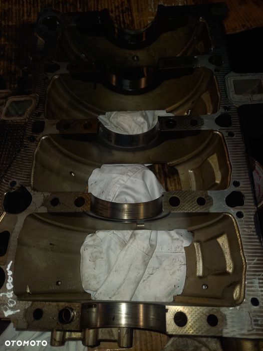 Podpora wału miski olejowej audi 4.2 fsi CFS - 2