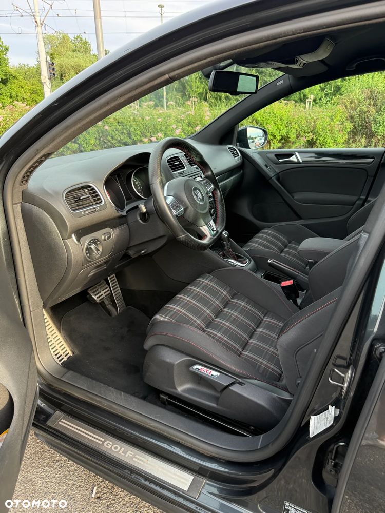 Volkswagen Golf - 11