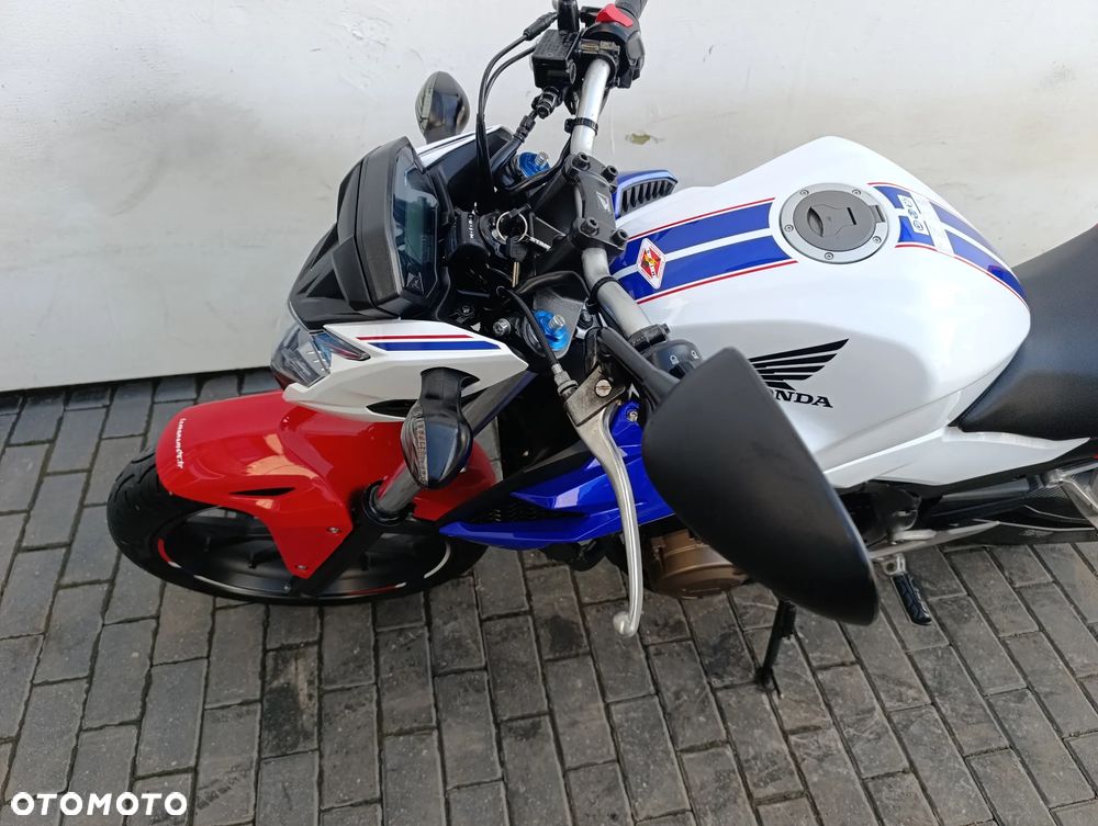 Honda CB - 11