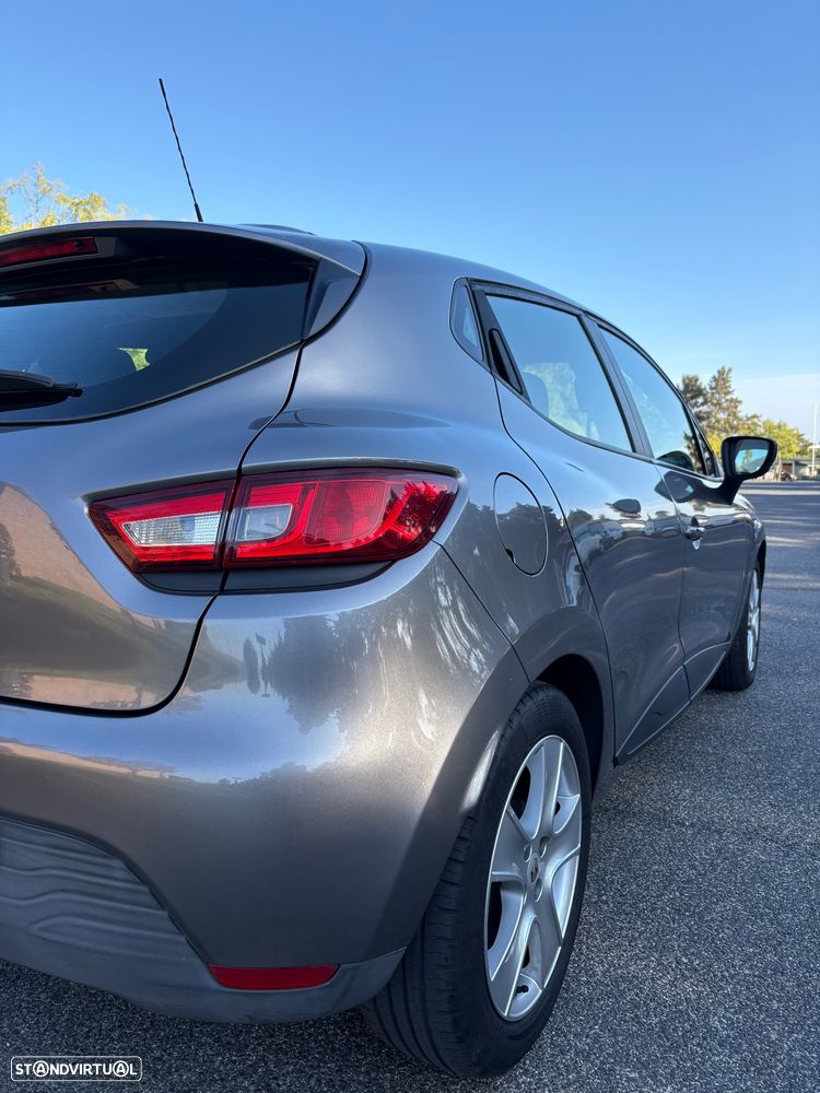 Renault Clio 1.2 16V Confort - 14