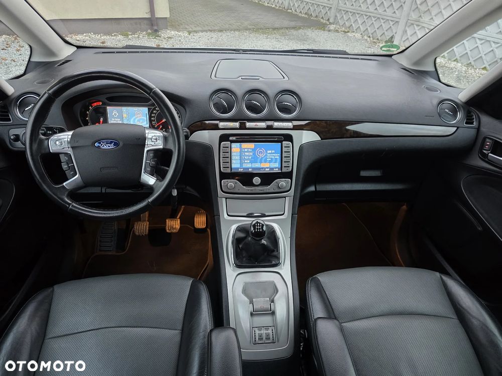 Ford Galaxy 2.0 Ghia - 19