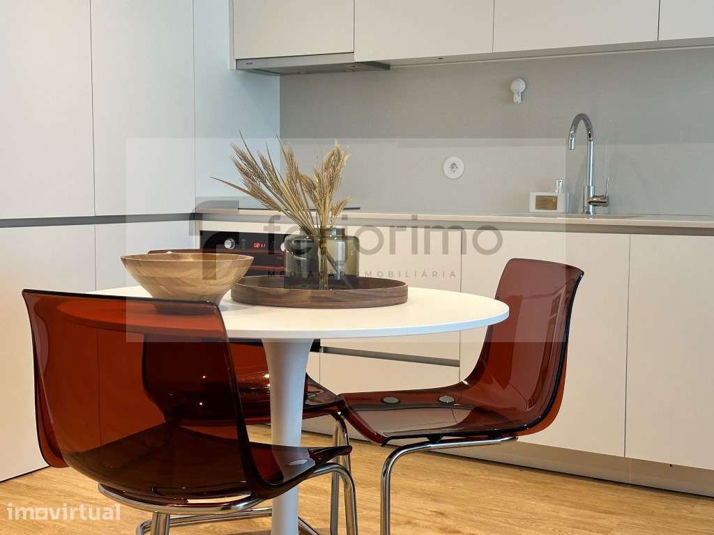 APARTAMENTO MOBILADO E EQUIPADO - COM 2 DORMITÓRIOS - Grande imagem: 4/18