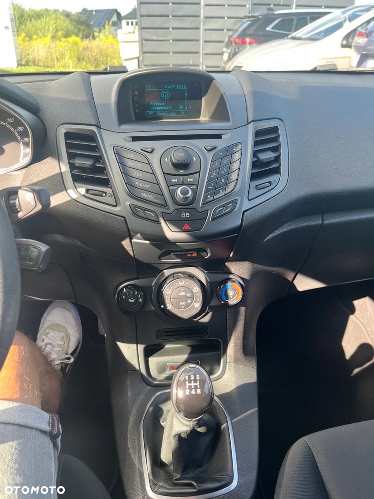 Ford Fiesta 1.0 Champions Edition - 17