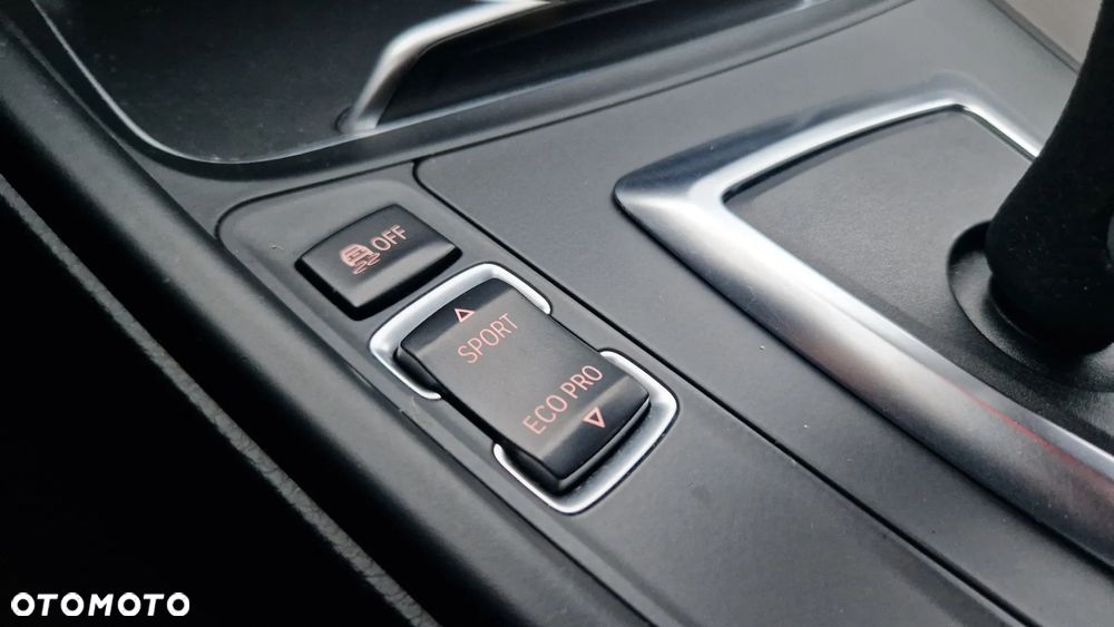 BMW Seria 3 316d Modern Line - 16
