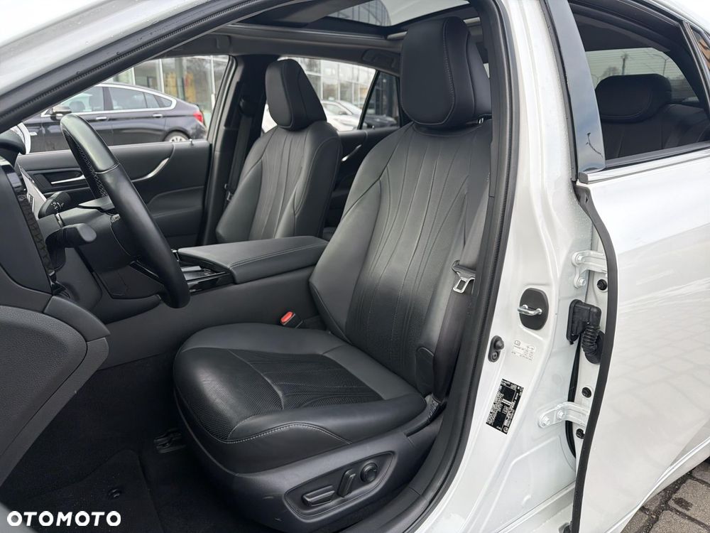 Toyota Mirai Executive - 24