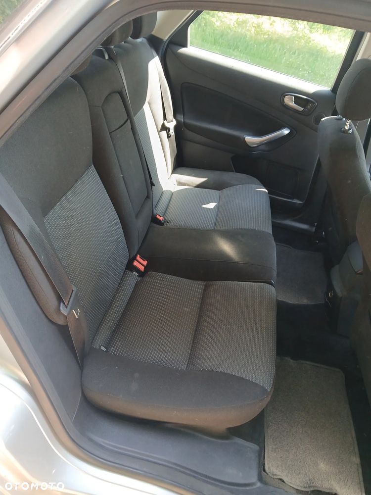 Ford Mondeo 1.6 Trend - 9